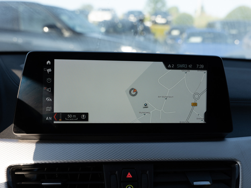 BMW X2 xDrive20d M-Sport PANO HUD LED ACC W-LAN — photo 11