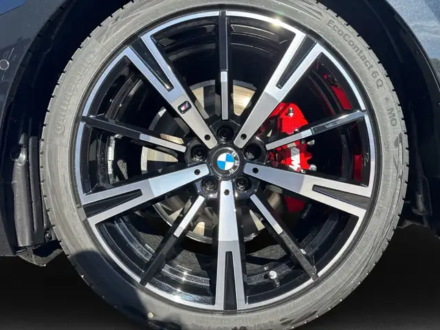 BMW 5 Series view 7
