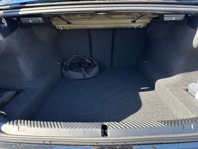 BMW 5 Series view 15