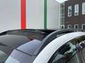 Mercedes-Benz GLB 250 Dealer | Pano | 2e Eig | 4Matic | Amg | Topstaat Wit - thumbnail 17