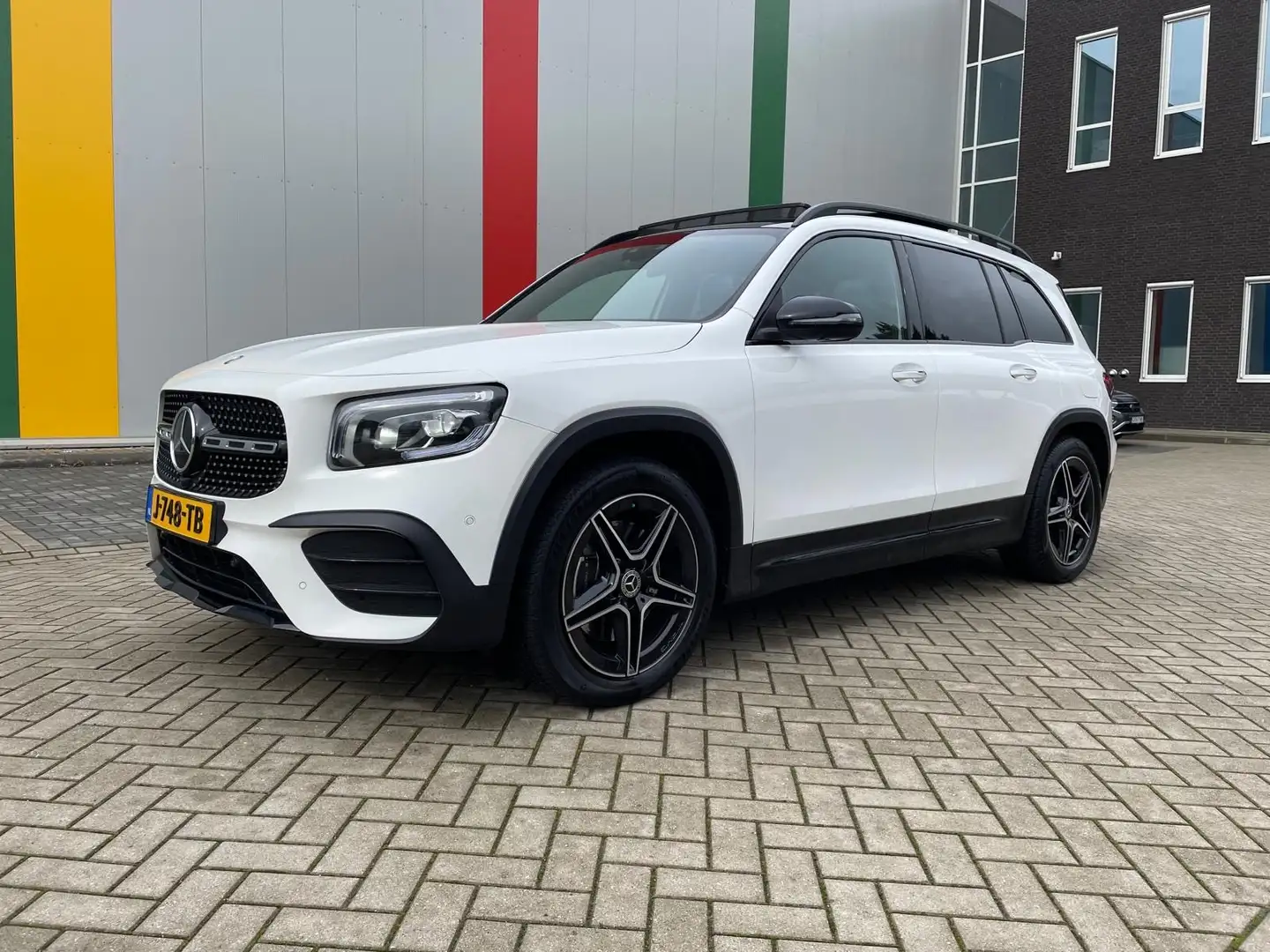 Mercedes-Benz GLB 250 Dealer | Pano | 2e Eig | 4Matic | Amg | Topstaat Wit - 1