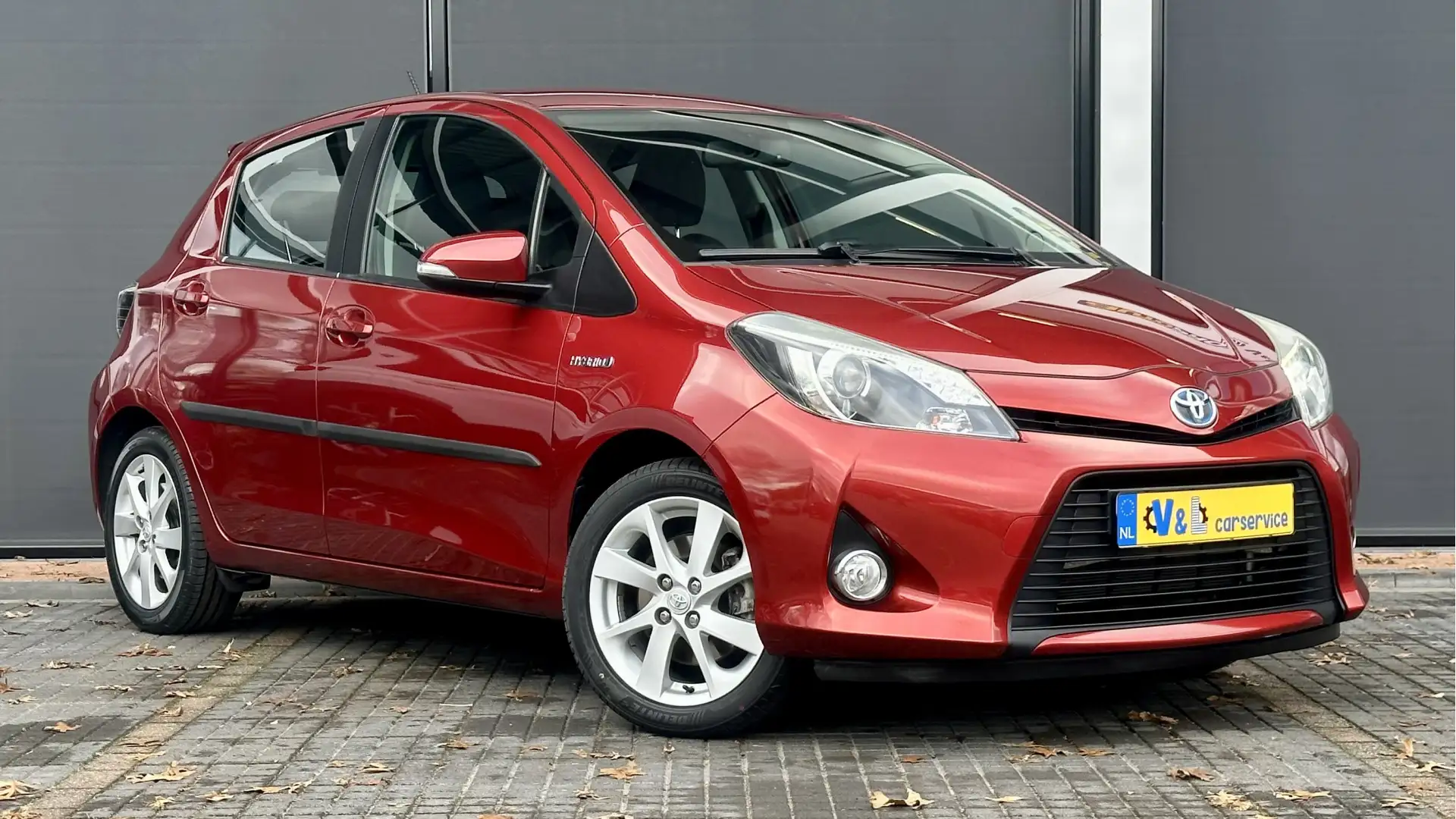 Toyota Yaris 1.5 Full Hybrid Dynamic / Camera / Cruise / Clima Rouge - 1