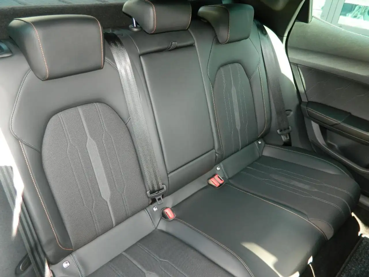 Cupra Formentor 1.5 TSI DSG TopView/FahrassistXL/Navi/elHeckklappe/Sitzheizung, миниатюра 8