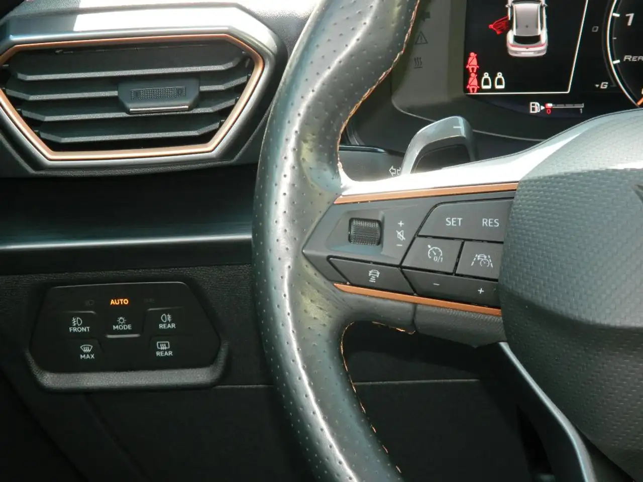 Cupra Formentor 1.5 TSI DSG TopView/FahrassistXL/Navi/elHeckklappe/Sitzheizung, миниатюра 16