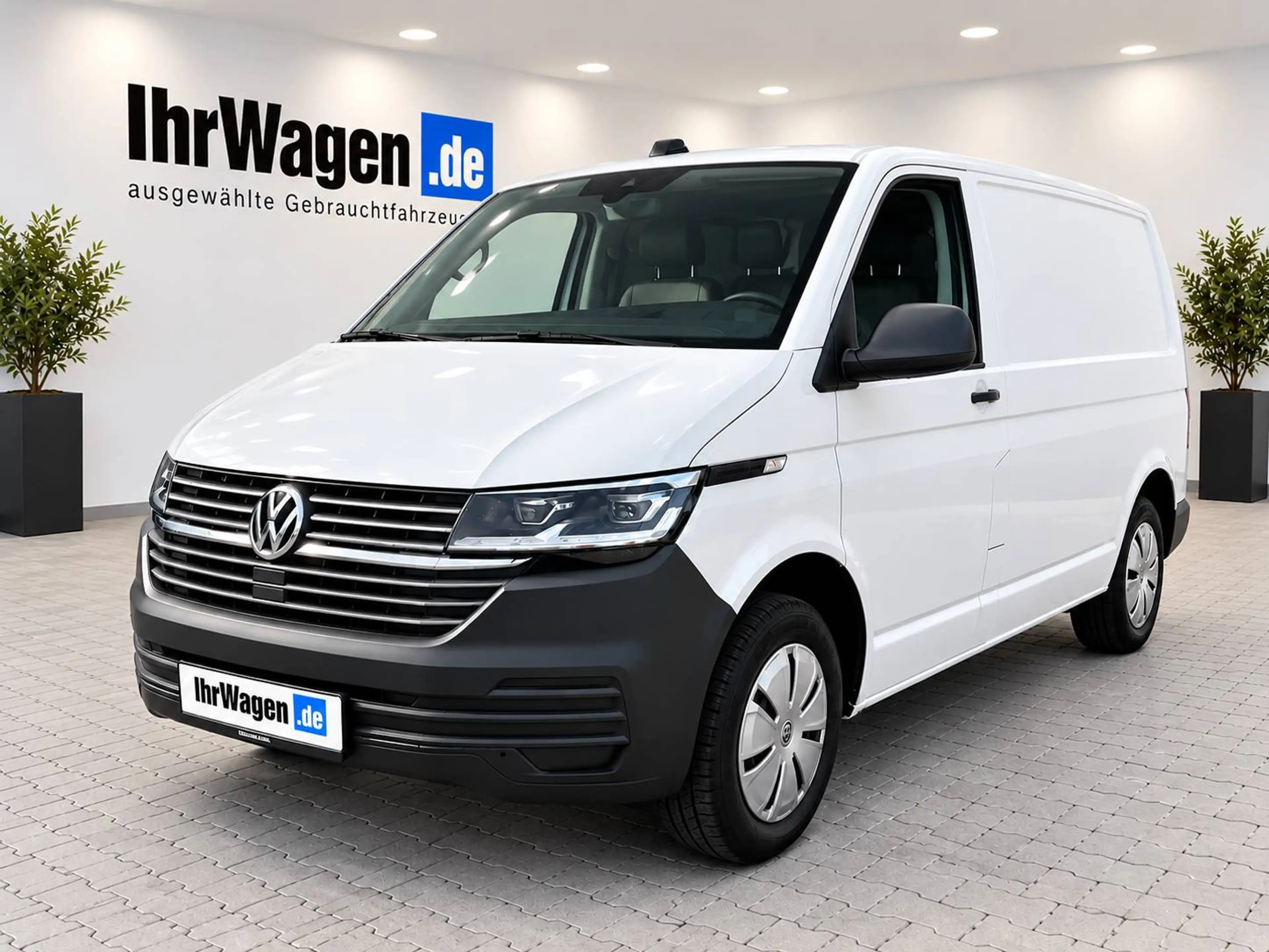 Volkswagen T6.1 Transporter 2,0 TDI*DSG*LED*ACC*Lane-Front-Side Assist*ASR*DAB*Lederlenkr*Fernlichtass* — photo 2