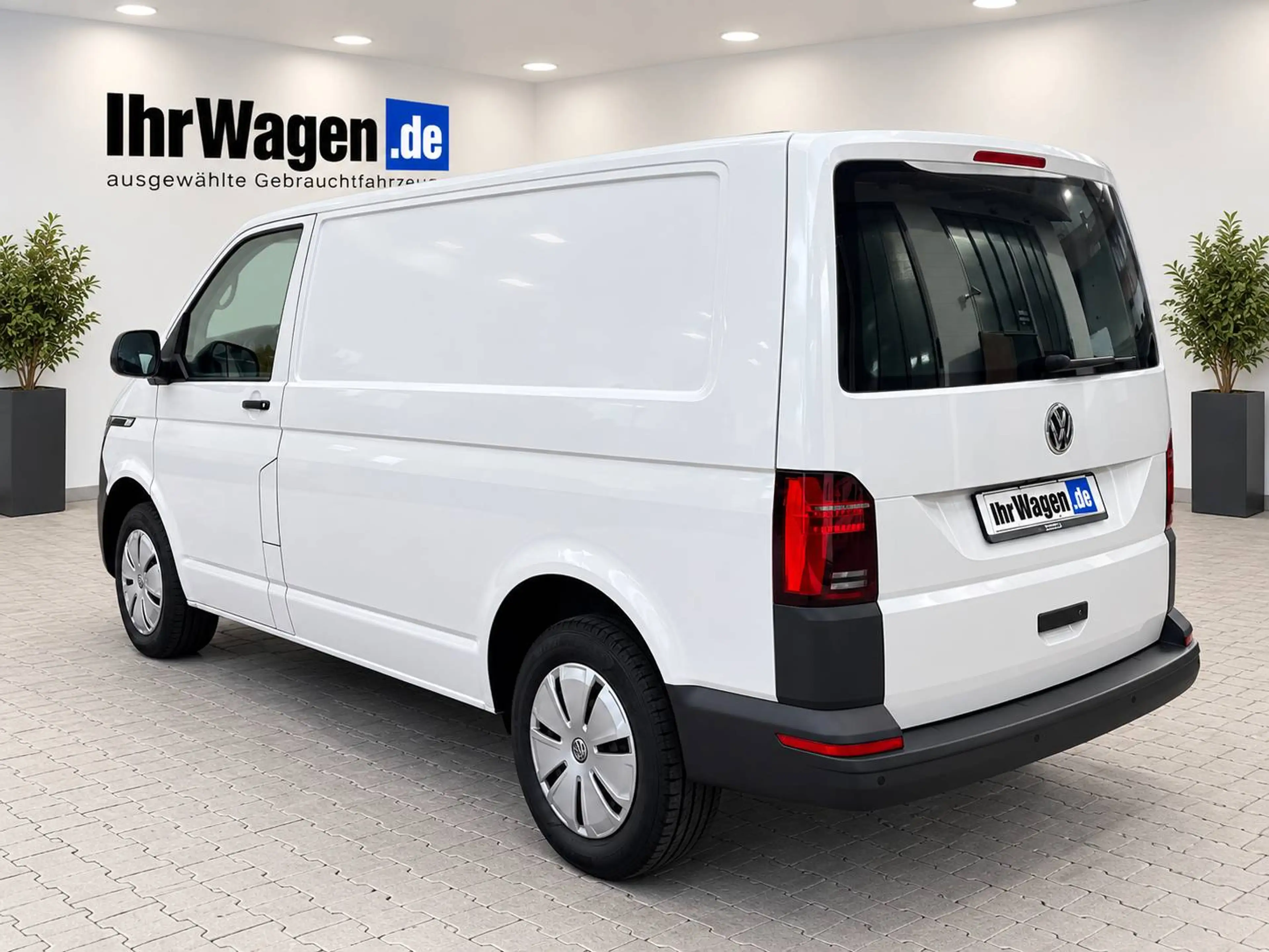 Volkswagen T6.1 Transporter 2,0 TDI*DSG*LED*ACC*Lane-Front-Side Assist*ASR*DAB*Lederlenkr*Fernlichtass* — photo 4