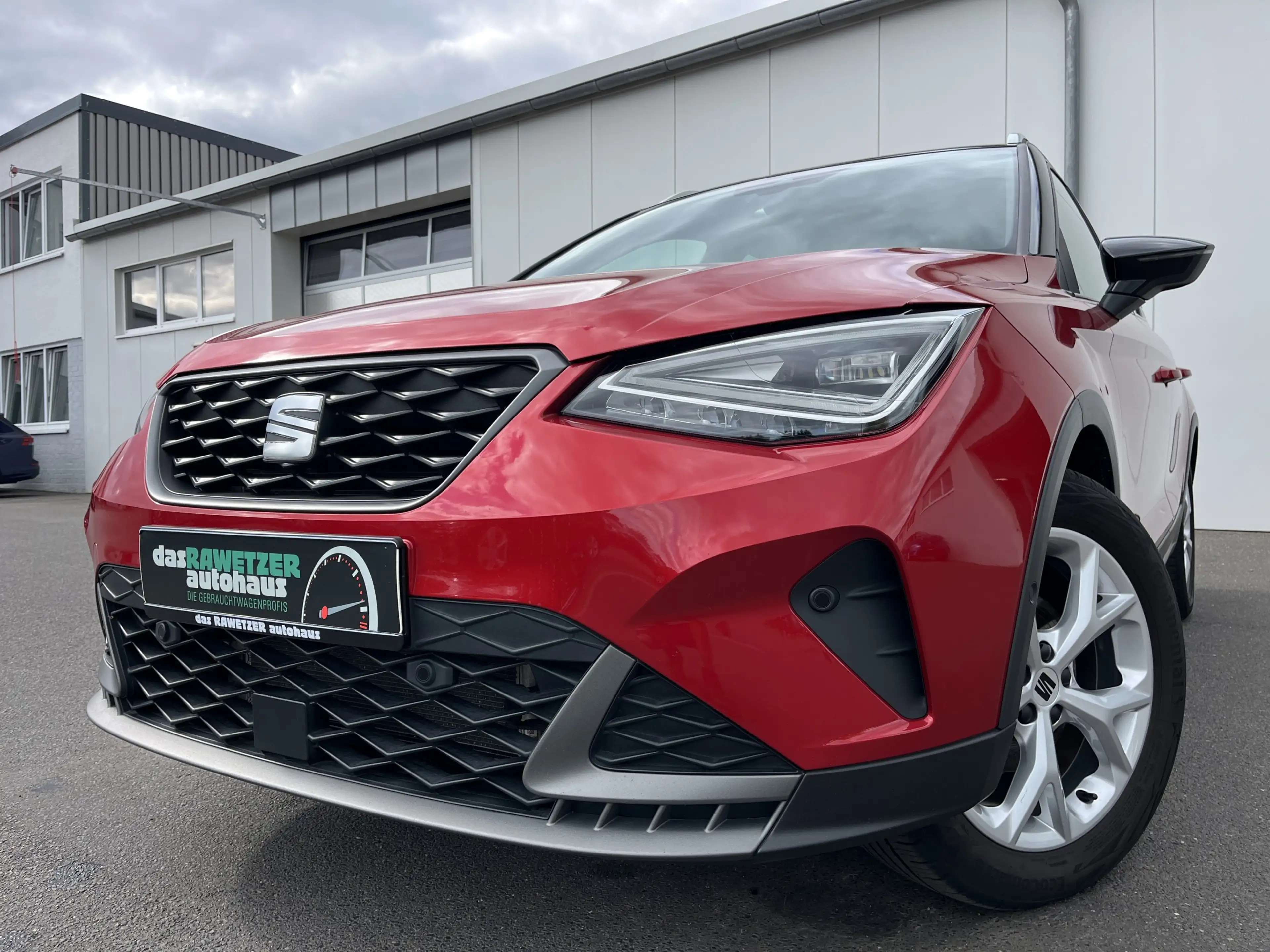 SEAT Arona 1.5 TSI DSG FR 125€ m.20% Anz. Navi ACC LED RFK