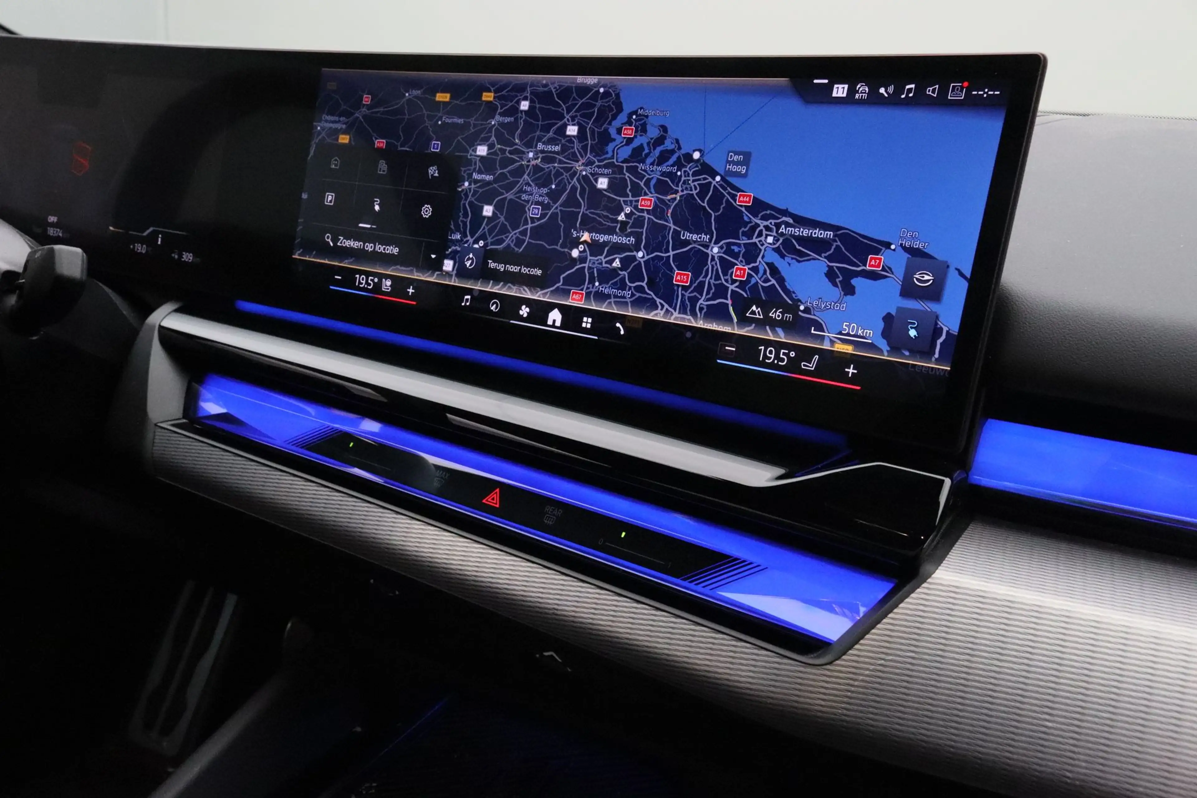 BMW i5 eDrive40 84 kWh — photo 15