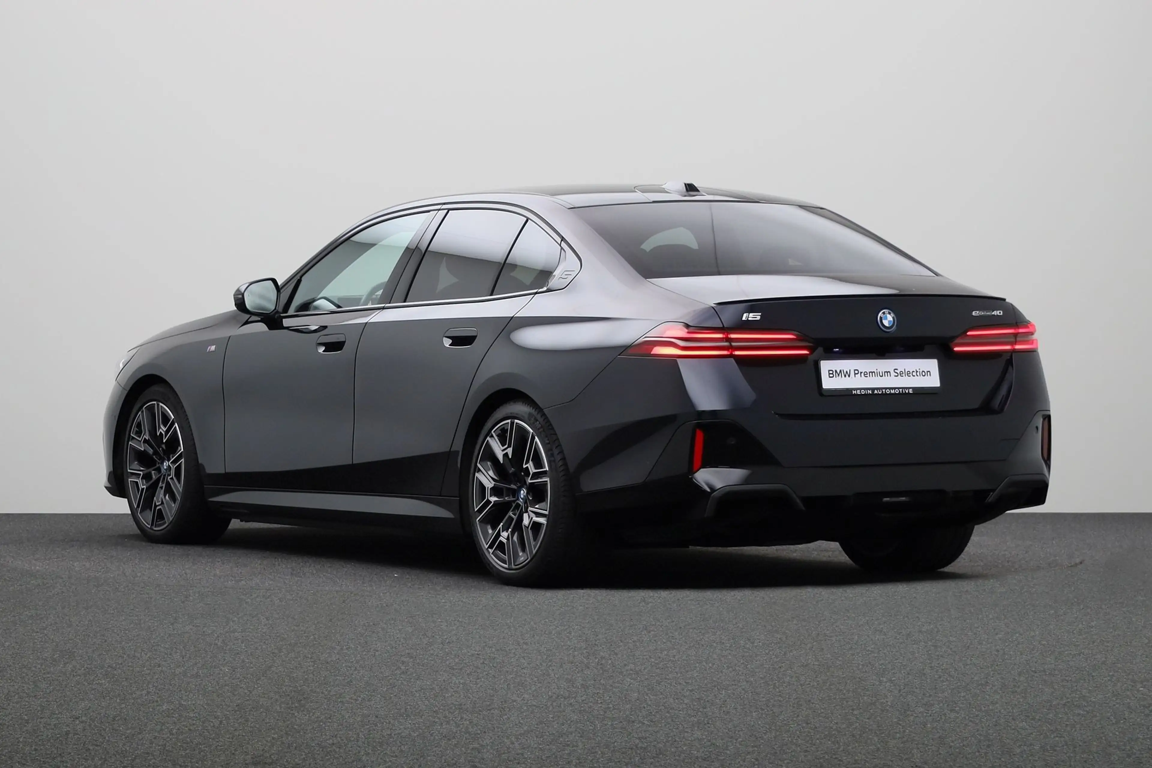BMW i5 eDrive40 84 kWh — photo 11