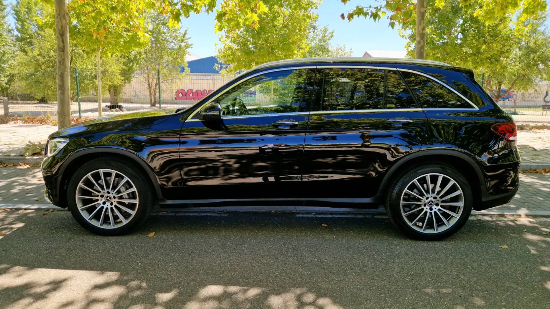 Mercedes-Benz GLC 220 GLC 220 d 4MATIC AMG LINE Negro - 2