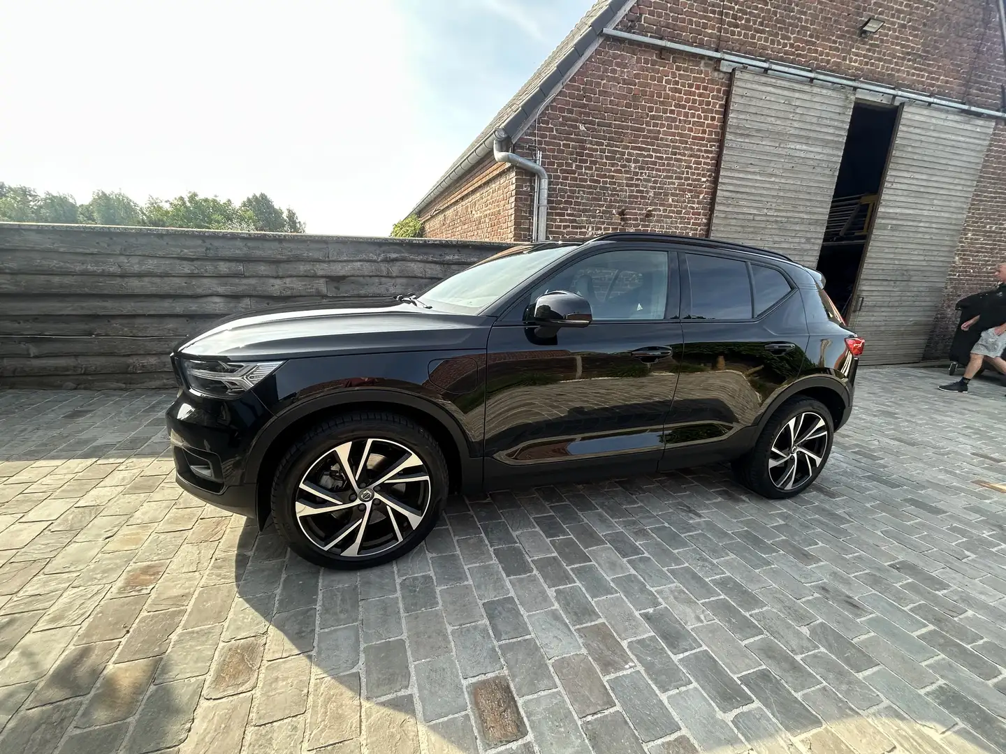 Volvo XC40 T4 Plug-in Hybride R-design Noir - 1