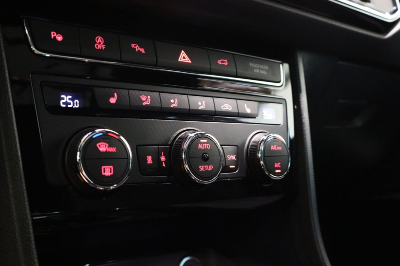 SEAT Ateca 2,0 TSI FR 4Drive DSG Pano ACC CarPlay 360 — photo 15