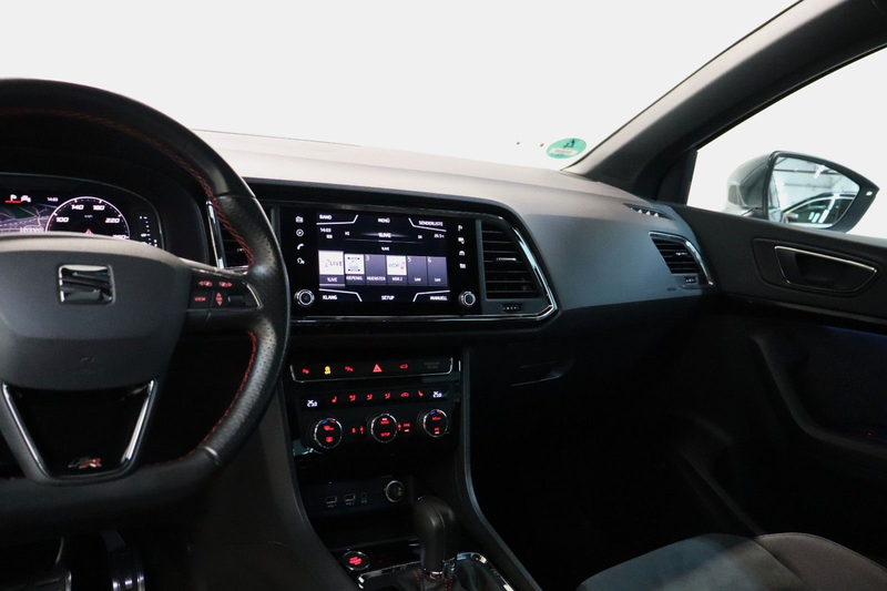 SEAT Ateca 2,0 TSI FR 4Drive DSG Pano ACC CarPlay 360 — photo 8