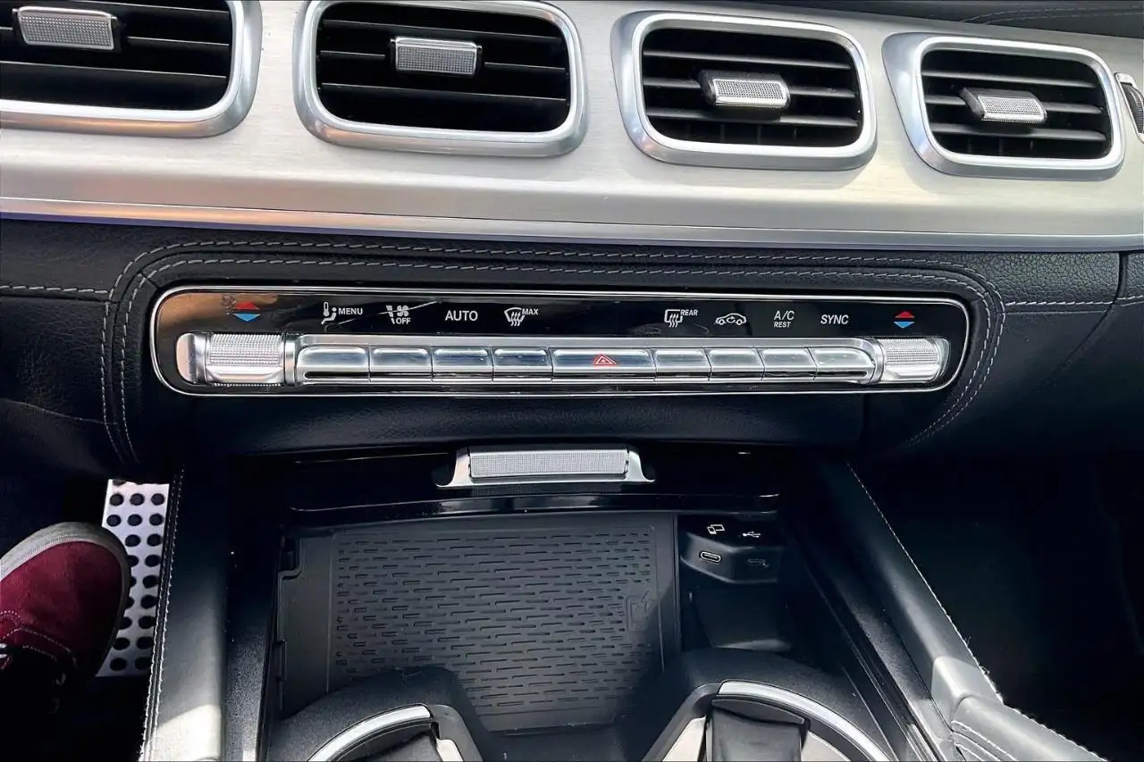 Mercedes-Benz GLS снимка Mercedes-Benz GLS