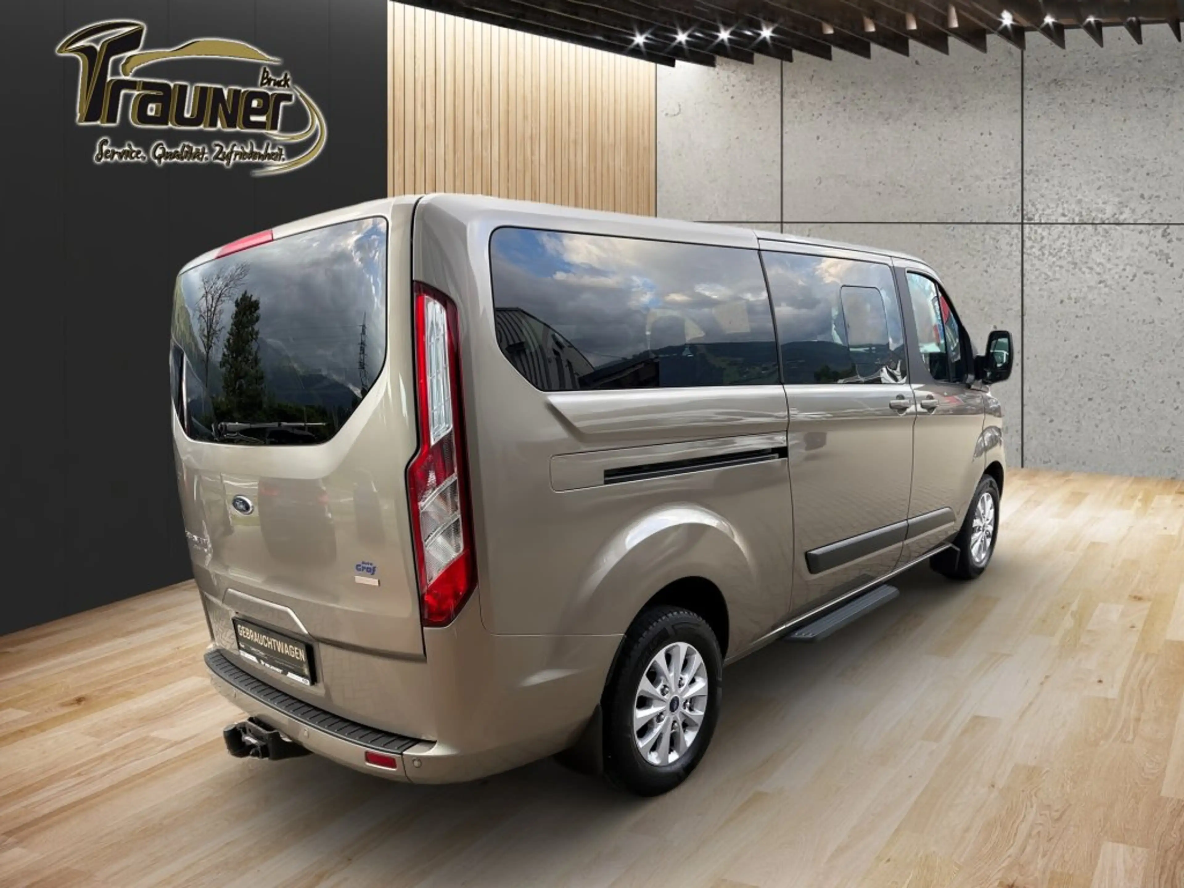 Ford Tourneo Custom 2,0 EcoBlue L2H1 Trend — photo 3