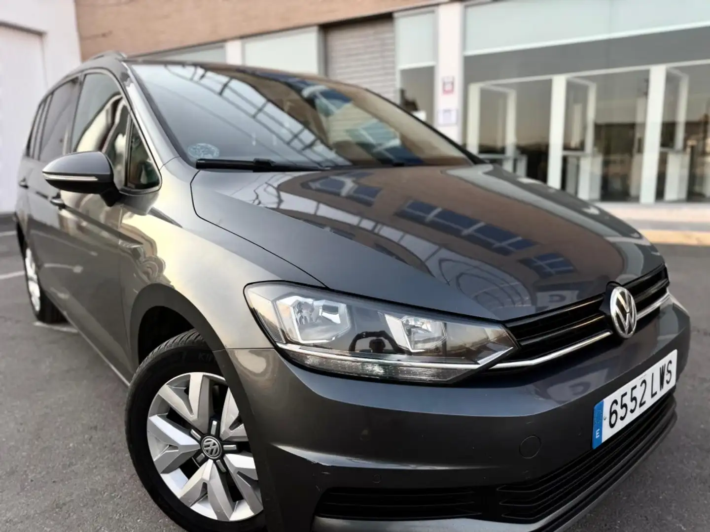 Volkswagen Touran 1.6TDI Business Edition 85kW Gris - 1