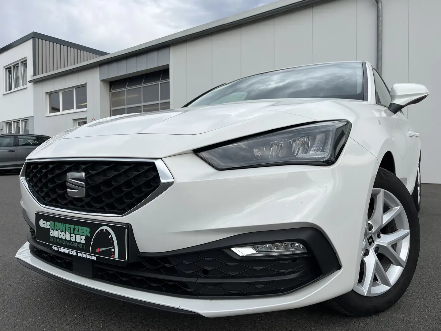 SEAT Leon 2.0 TDI Style 75€ m. 20% Anzahlung DAB LED SHZ P Weiß - 1