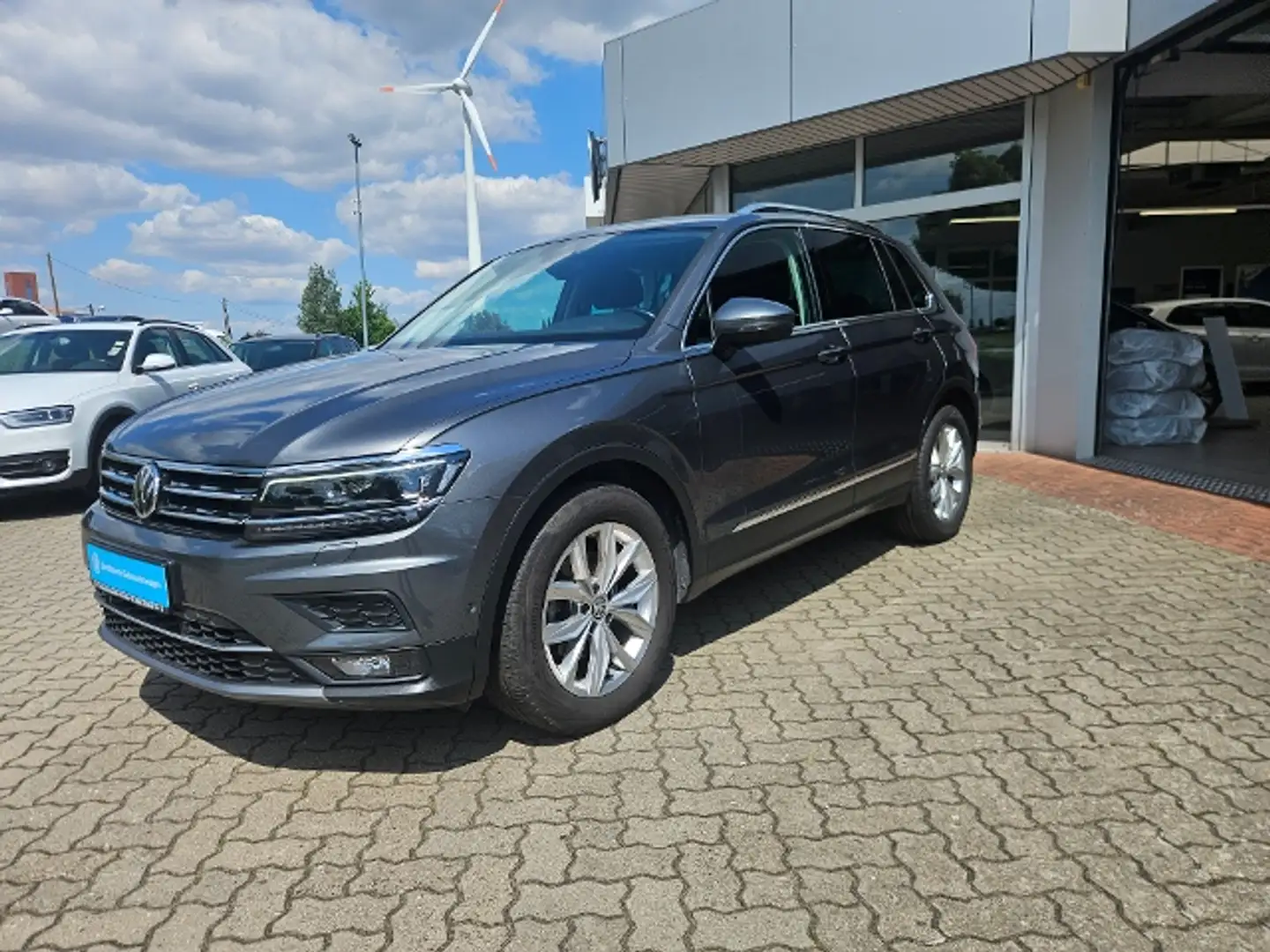 Volkswagen Tiguan 2.0 TDI Highline AHV,KAMERA Plateado - 2