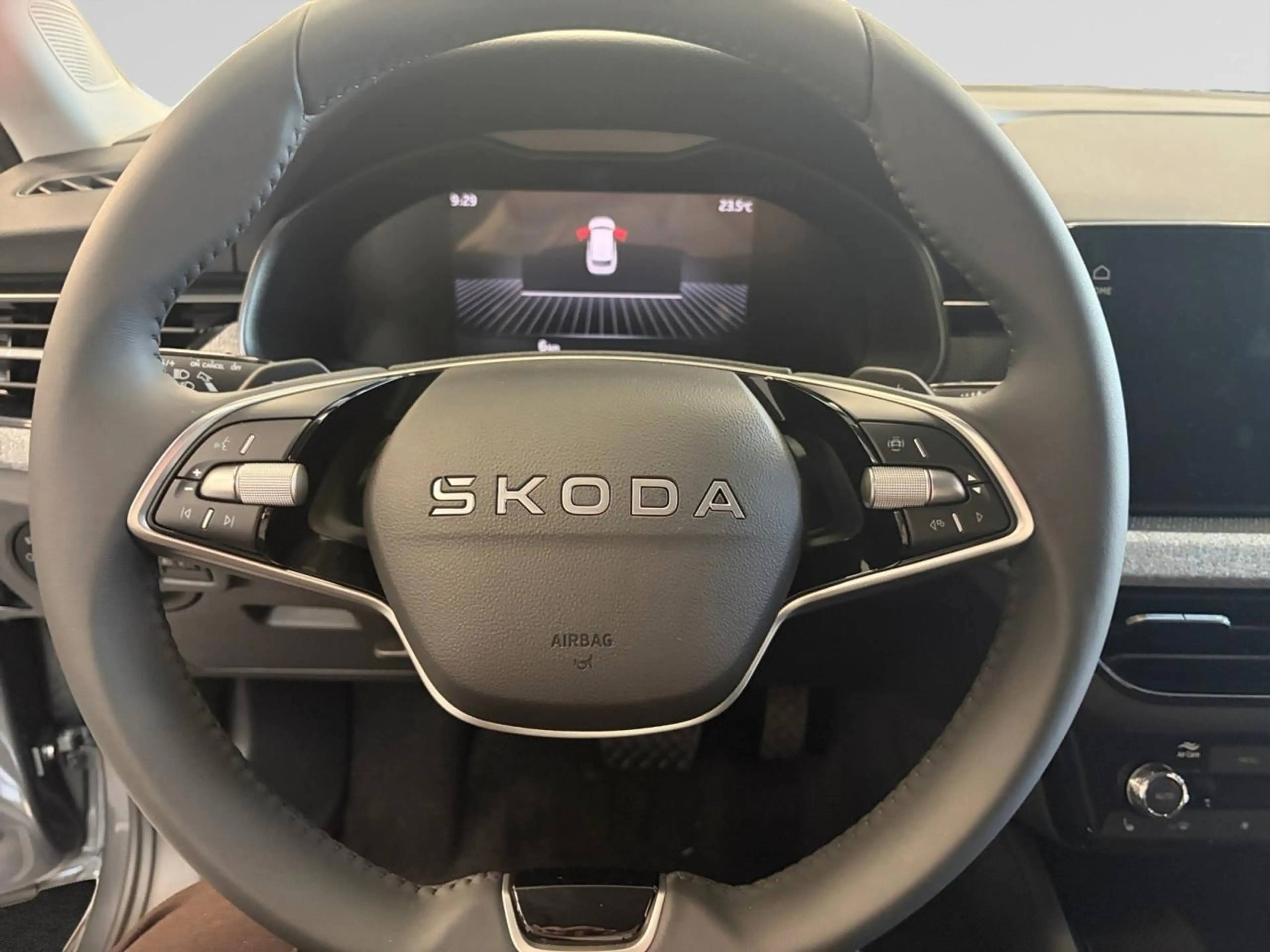 Skoda Kamiq 1.0 TSI Family DSG — photo 11