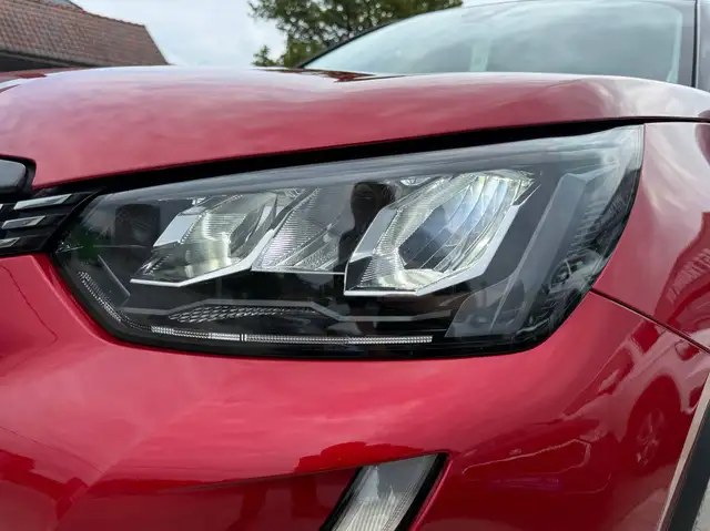 Peugeot 2008 view 10