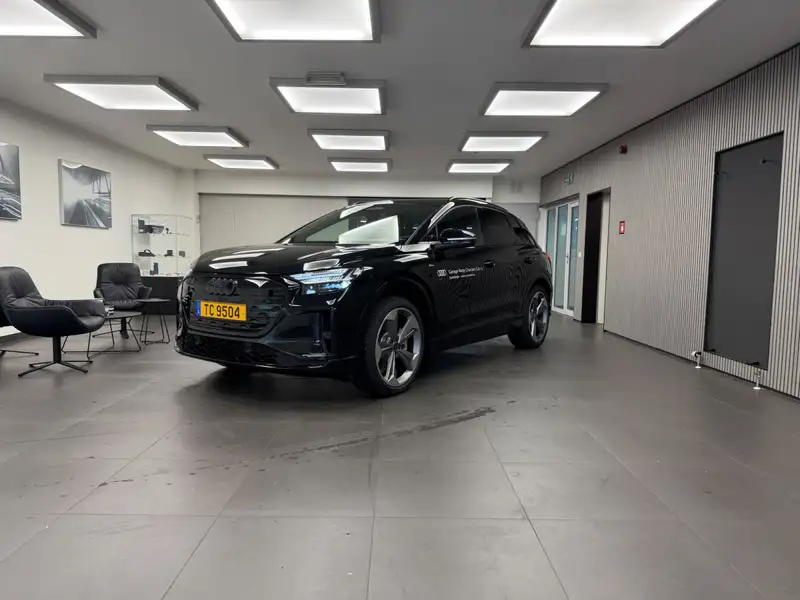 AUDI E-tron