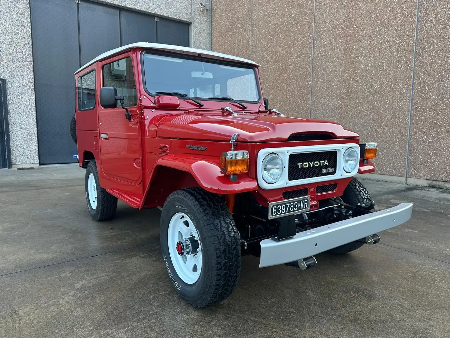 Toyota Land Cruiser BJ42 Rouge - 1