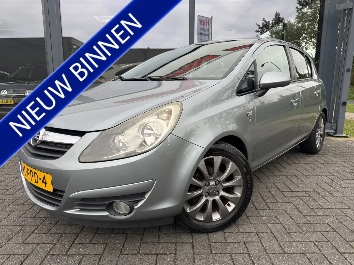 Opel Corsa 1.4-16V '111' Edition Grijs - 1