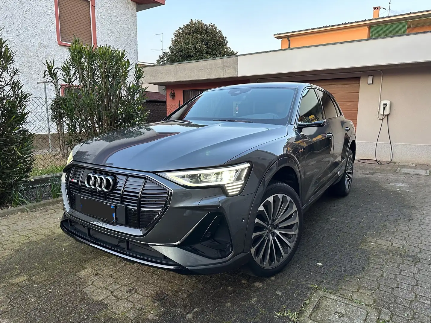 Audi e-tron 55 S line Edition quattro cvt Grigio - 1