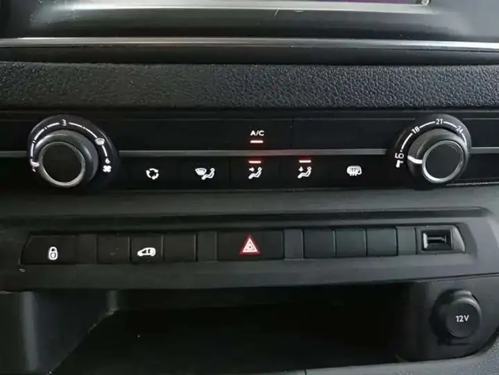 Citroën Jumpy 2020, foto 21