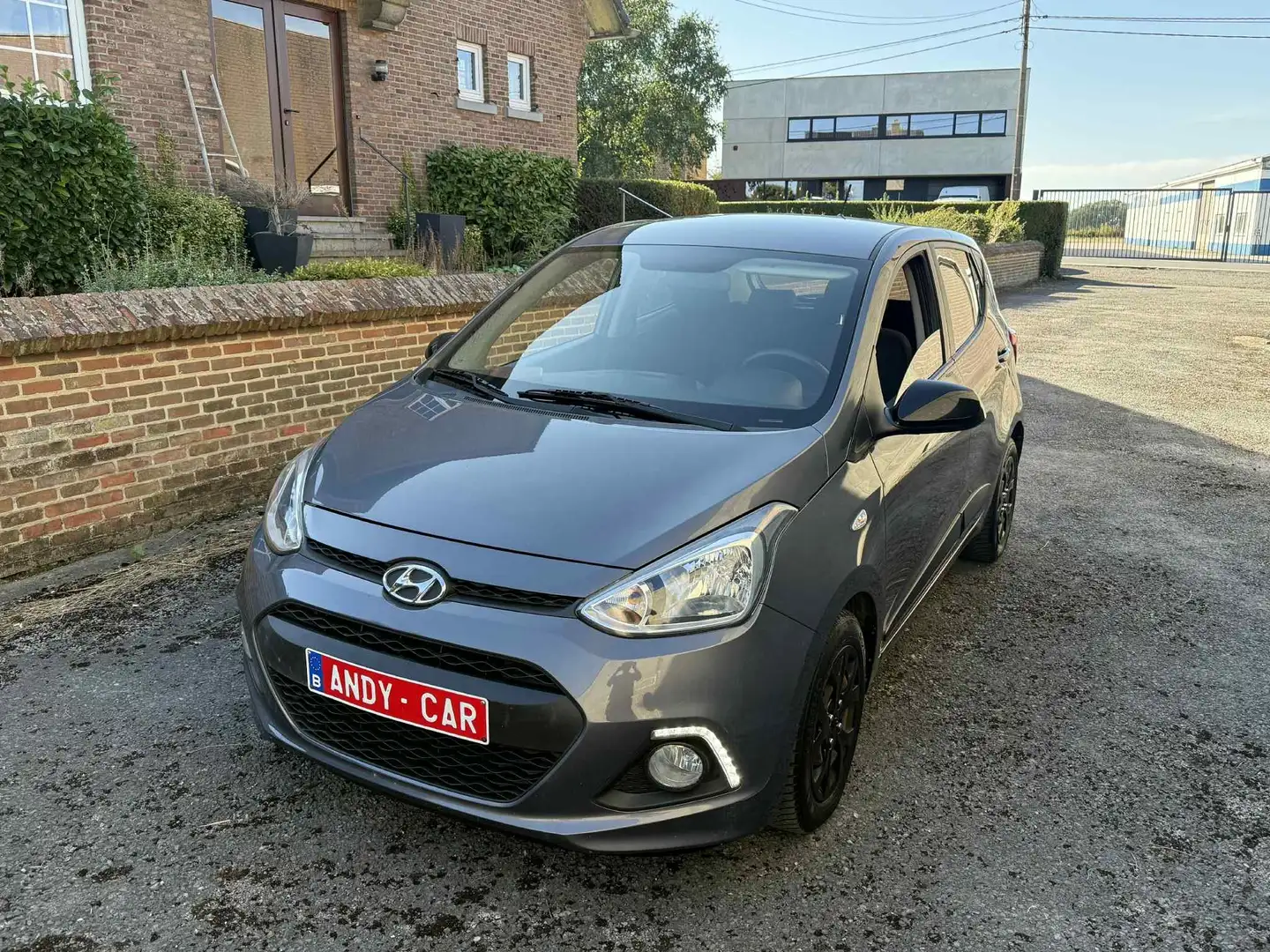 Hyundai i10 i10 1.0i **AIRCO ** GARANTIE ** SUPERBE ** 5PORTES Gris - 1