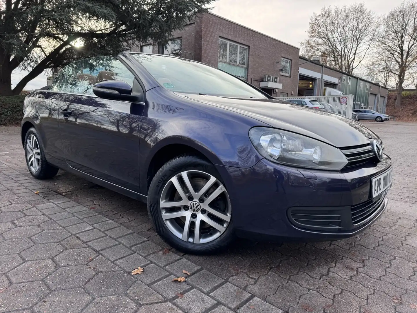 Volkswagen Golf GOLF VI CABRIO 2.0 TDI BMT LEDER NAVI SHZ TEMPO. Violett - 1
