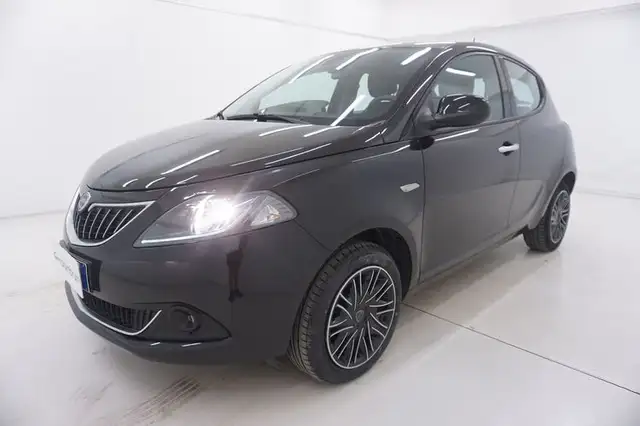 Lancia Ypsilon view 9