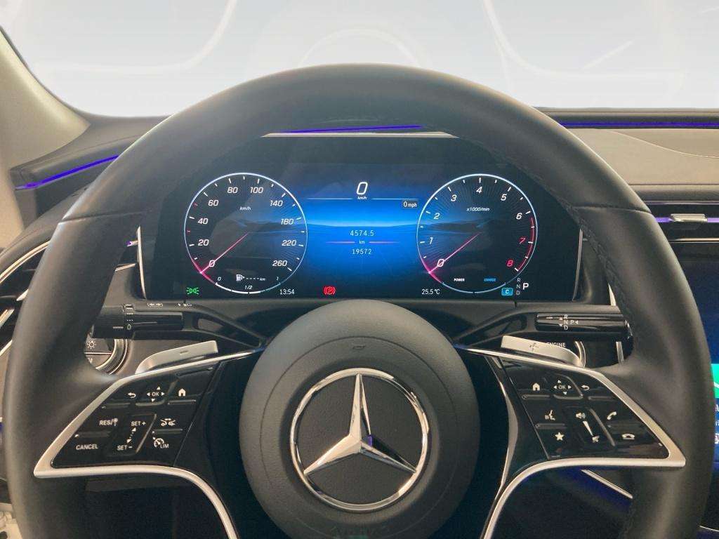 Mercedes-Benz E 200