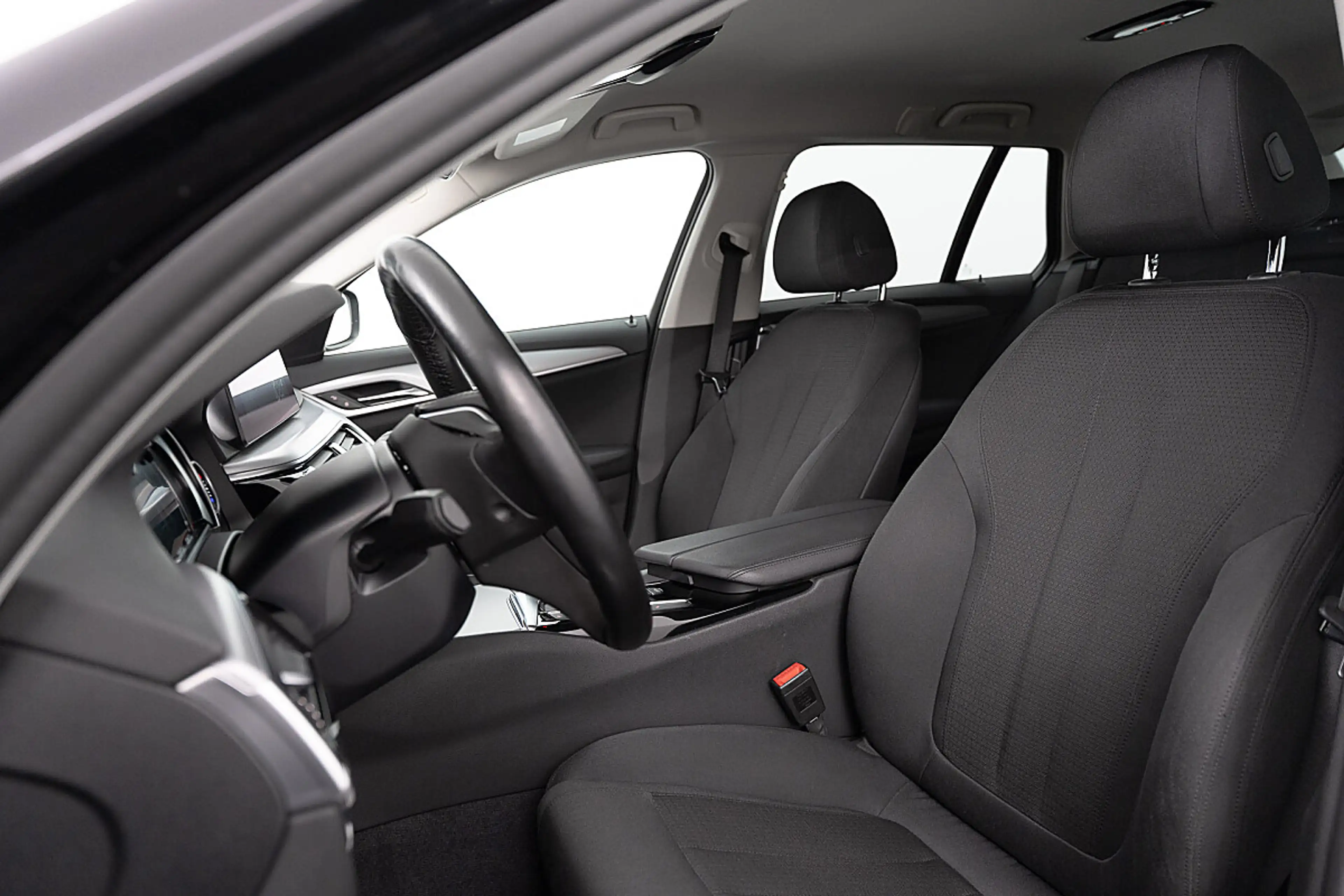 BMW 520 d Touring Aut.*AHK*STANDHEIZUNG*VOLL-LED* — photo 12