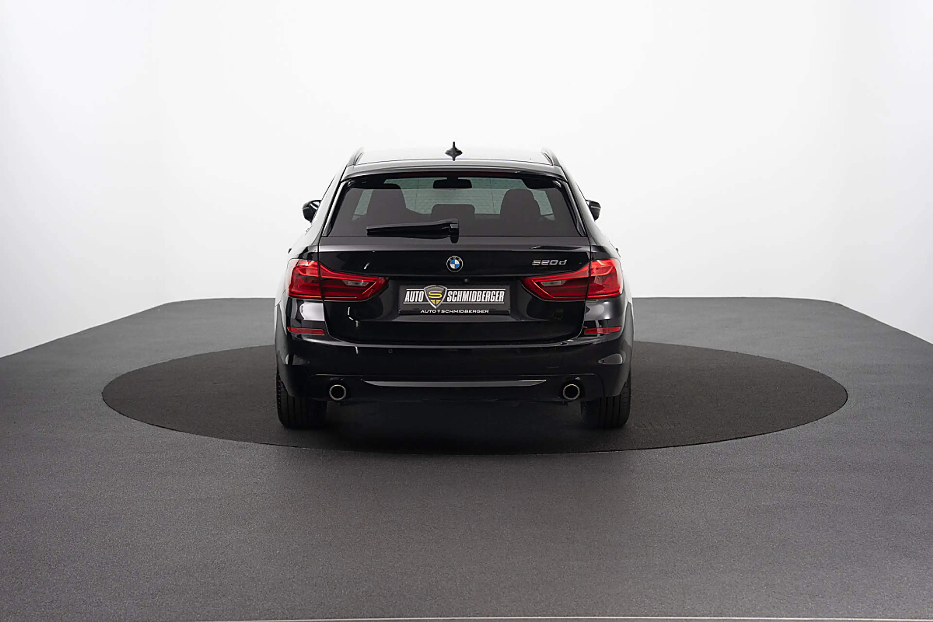 BMW 520 d Touring Aut.*AHK*STANDHEIZUNG*VOLL-LED* — photo 4