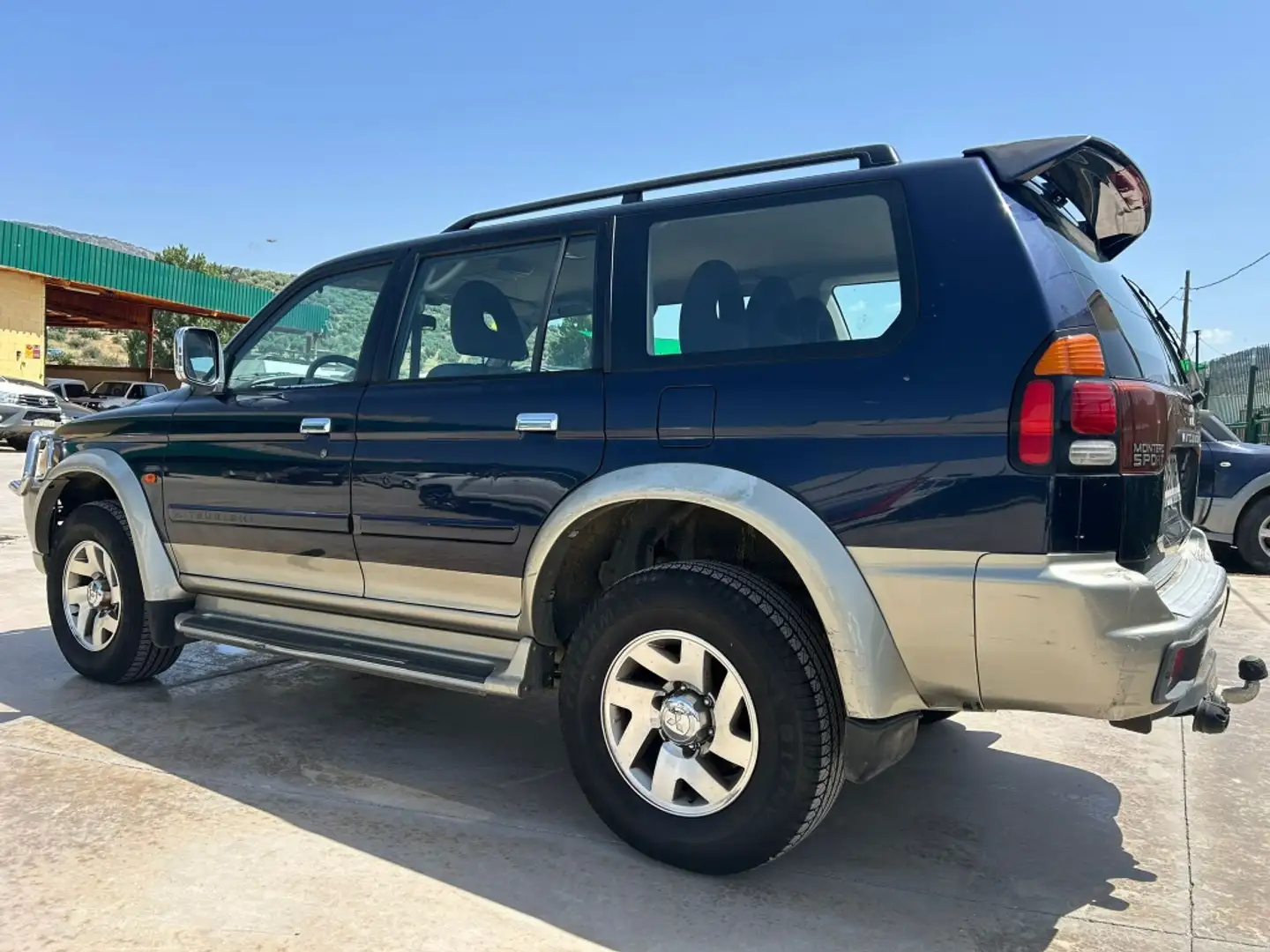 Mitsubishi Montero Sport 2.5 TDi Intense Azul - 2