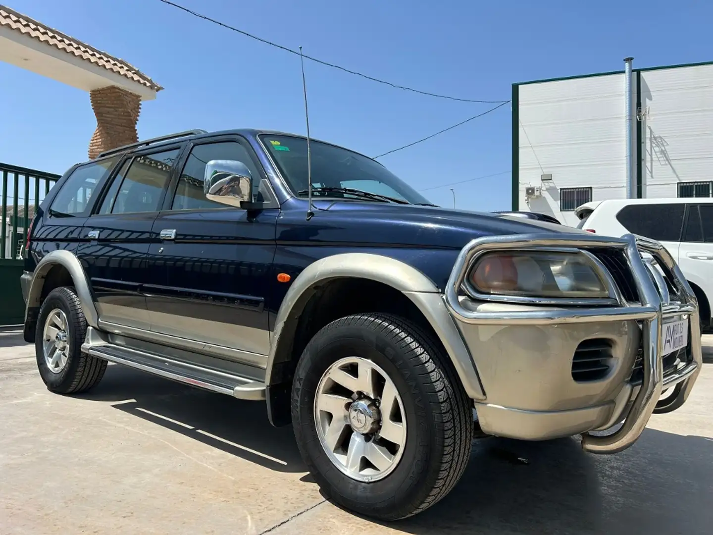 Mitsubishi Montero Sport 2.5 TDi Intense Azul - 1
