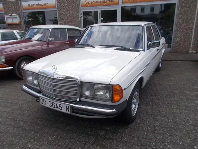 Mercedes-Benz 300 D/W123