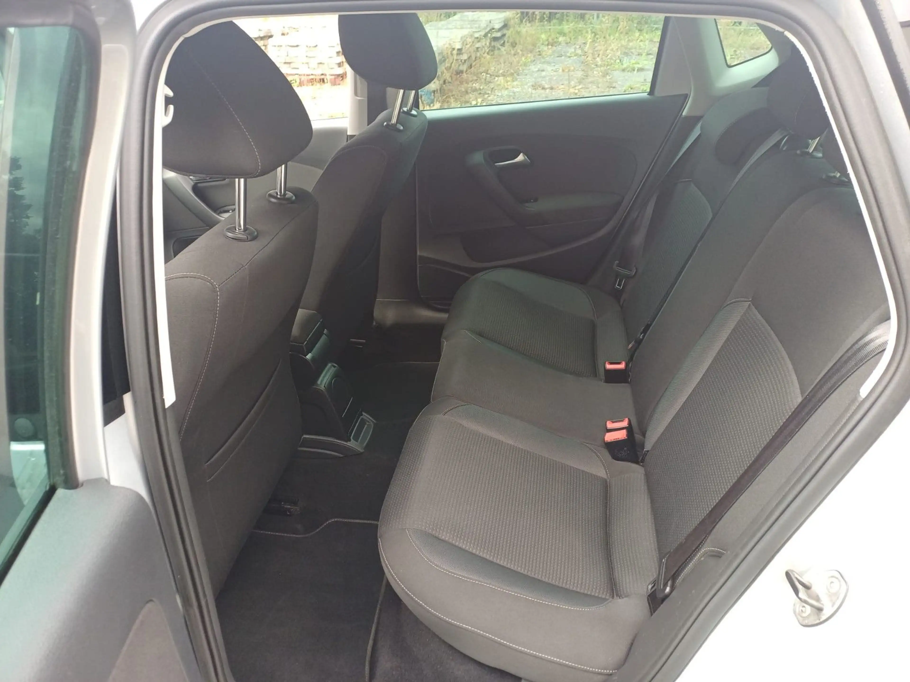 Volkswagen Polo V Team SHZ,TEMP,AHK.PDC,STEUERKETTE,NEU — photo 12