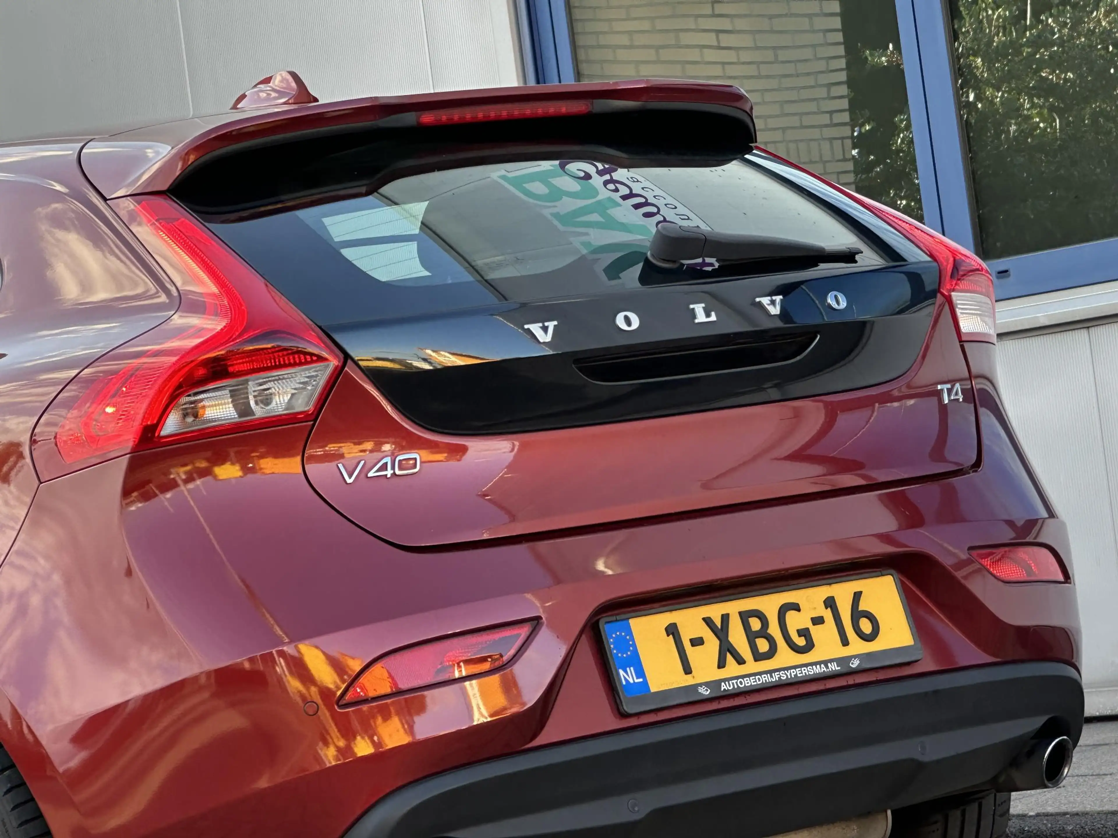 Volvo V40 1.6 T4 Momentum — photo 11