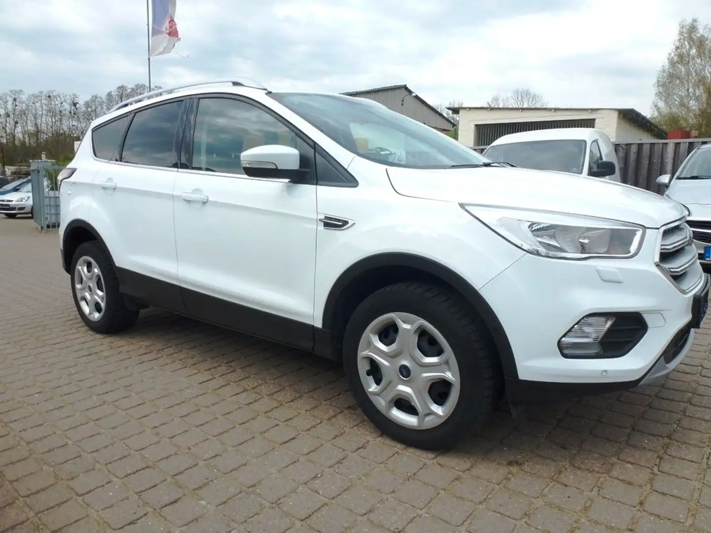 Ford Kuga Trend TOP ZUSTAND !!! Weiß - 1