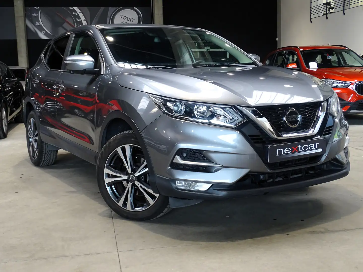 Nissan Qashqai 1.5dCi N-Connecta ***NAVI-CRUISE-CAMERA 360°*** Grijs - 2