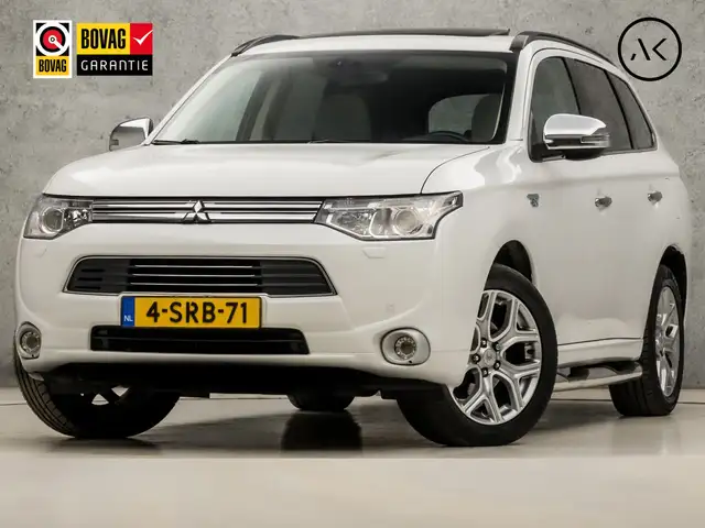 Mitsubishi Outlander 2.0 PHEV Deluxe 203Pk Automaat (SCHUIFDAK, NAVIGAT