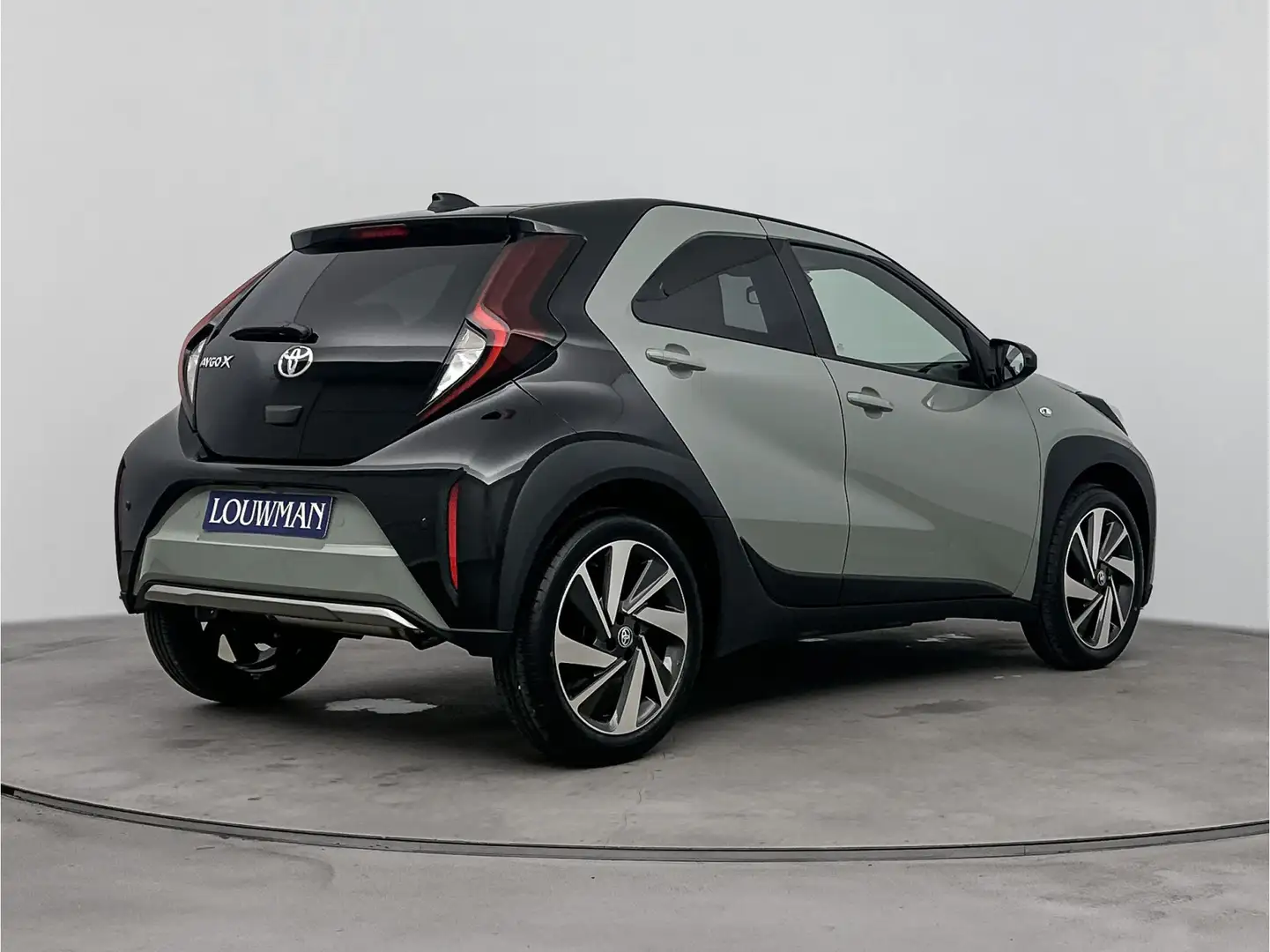 Toyota Aygo X 1.0 VVT-i MT Envy | Apple Carplay & Android Auto | Groen - 2