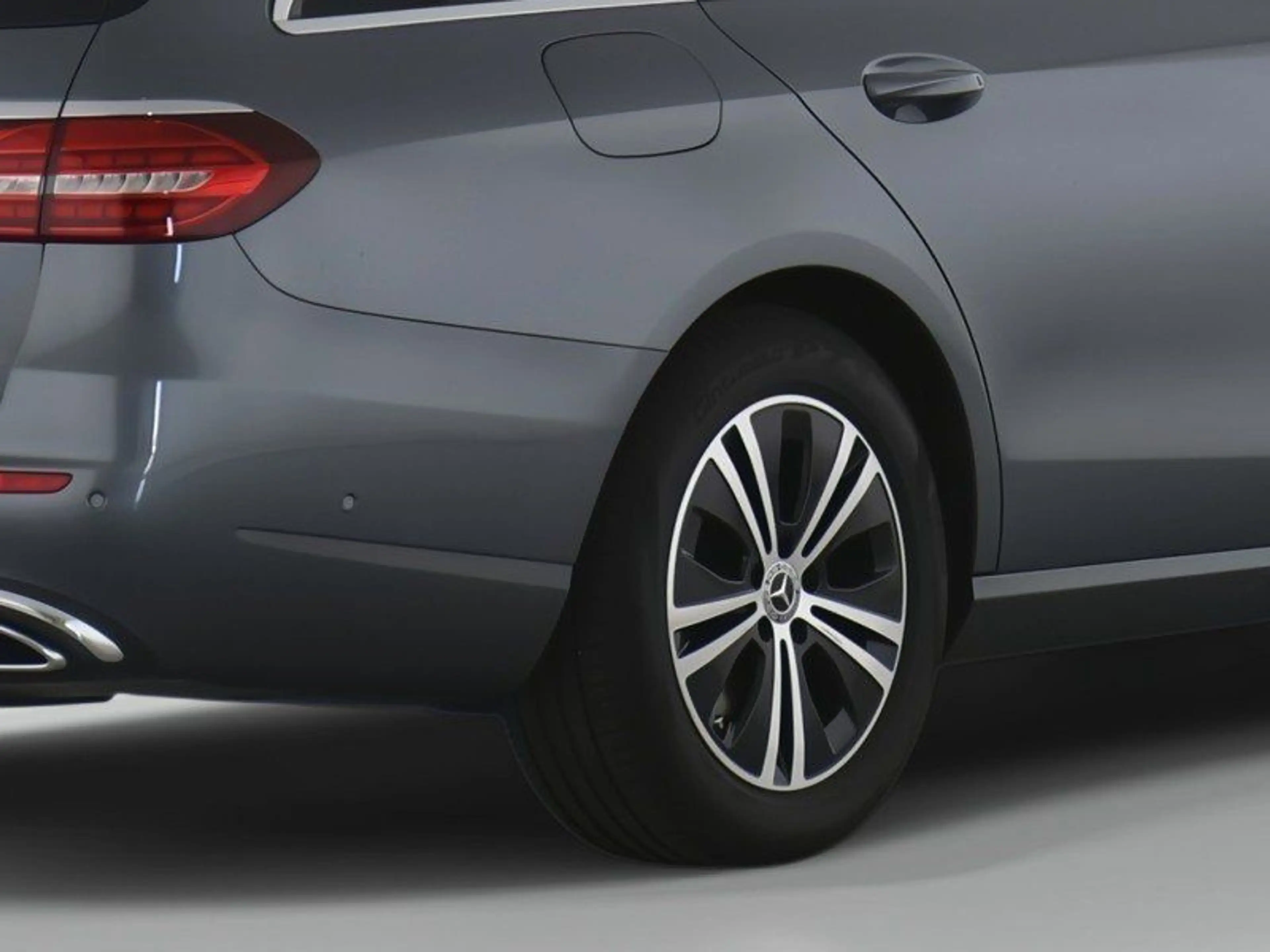 Mercedes-Benz E 220 T d AVA+LED+KAMERA+EASY-PACK+NAVI+SMART — photo 4