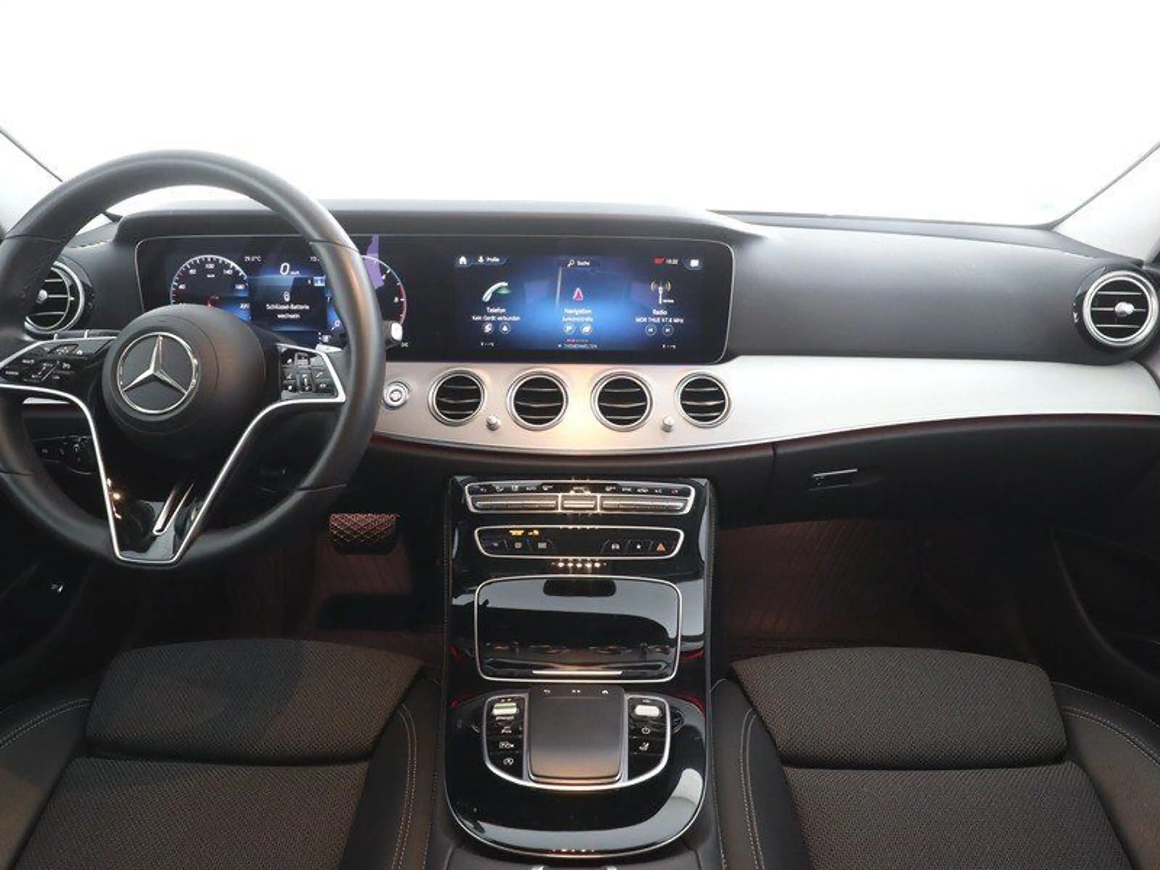 Mercedes-Benz E 220 T d AVA+LED+KAMERA+EASY-PACK+NAVI+SMART — photo 6