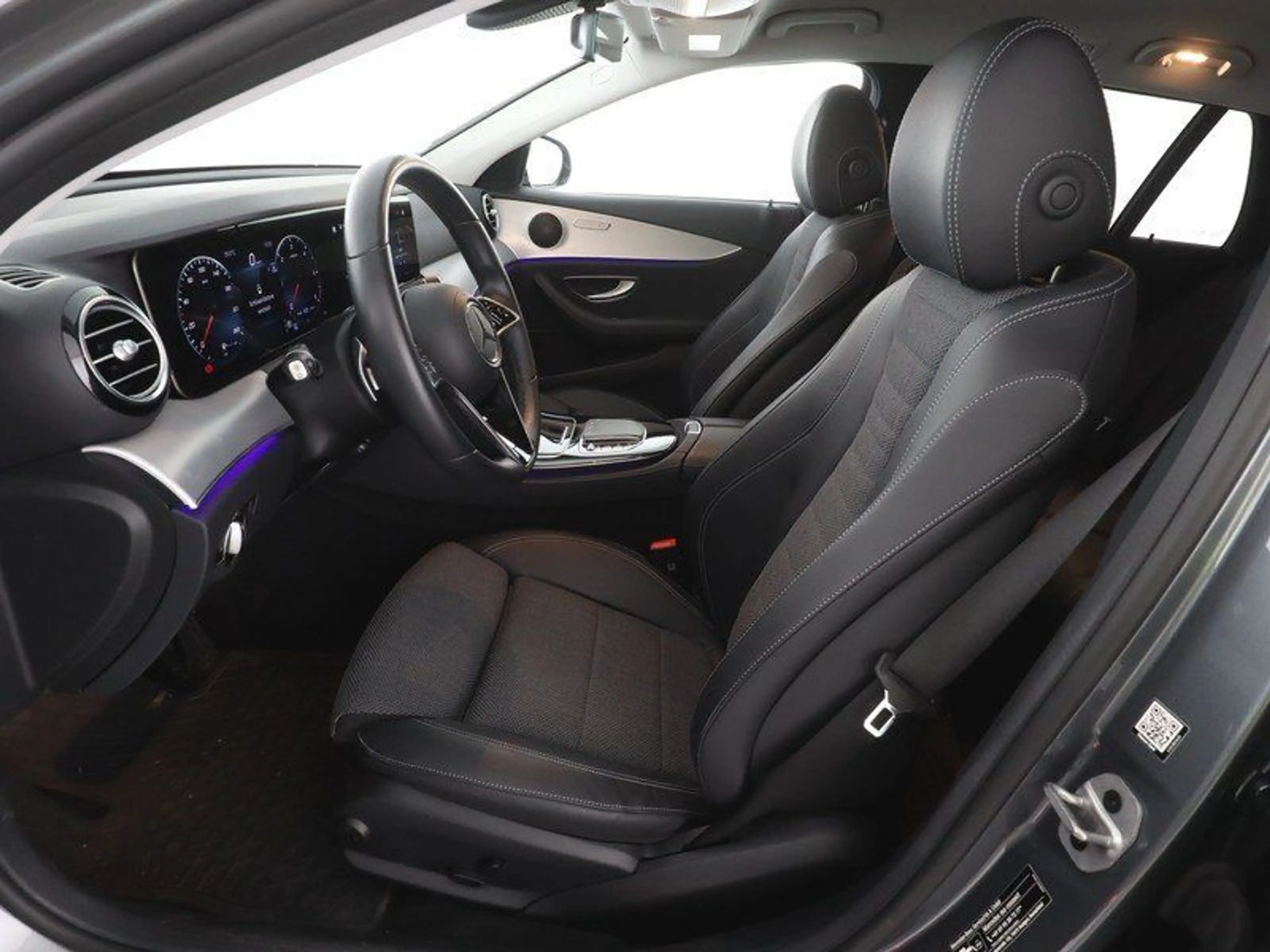 Mercedes-Benz E 220 T d AVA+LED+KAMERA+EASY-PACK+NAVI+SMART — photo 8