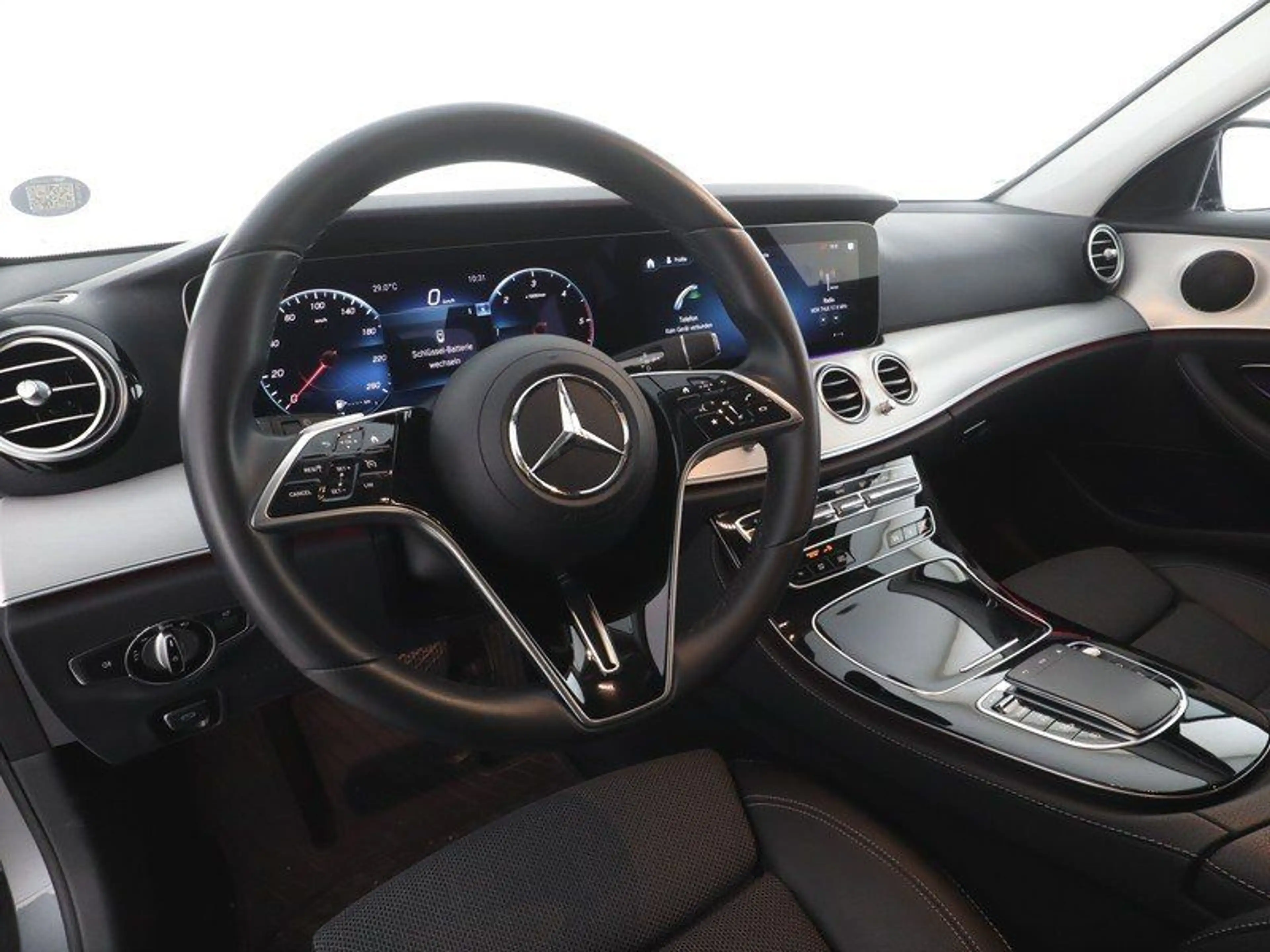 Mercedes-Benz E 220 T d AVA+LED+KAMERA+EASY-PACK+NAVI+SMART — photo 5