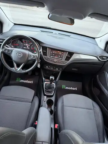 Opel Crossland view 3