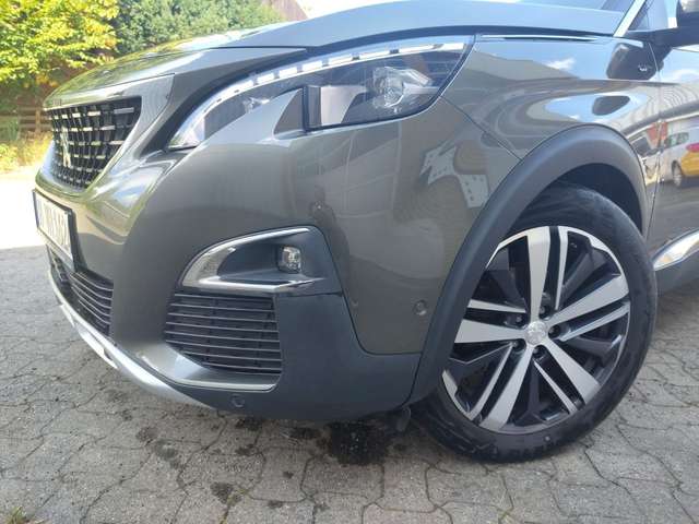 Peugeot 5008 GT*Automatik*Leder*AHK*Sound-System Focal*Massage*